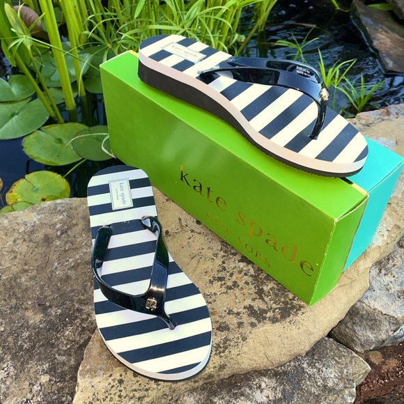 Kate Spade New York 8 Milli Flip Flop black & White striped Org. box Never Worn - Picture 3 of 13
